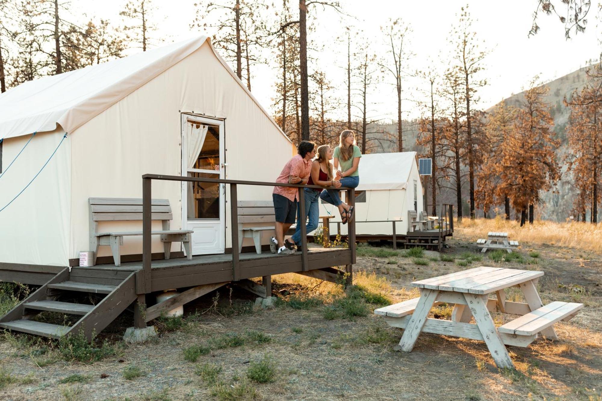 Kumsheen Rafting Resort Lytton Exterior foto